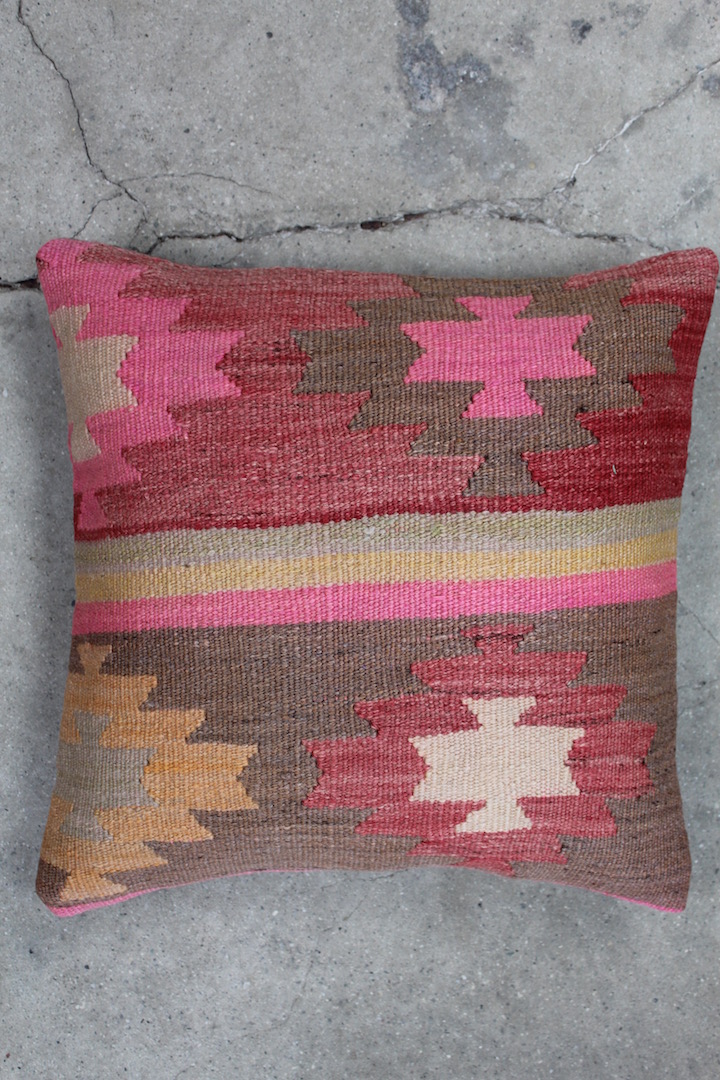 Kelimpude-i-roede-og-brune-farver-nr-547