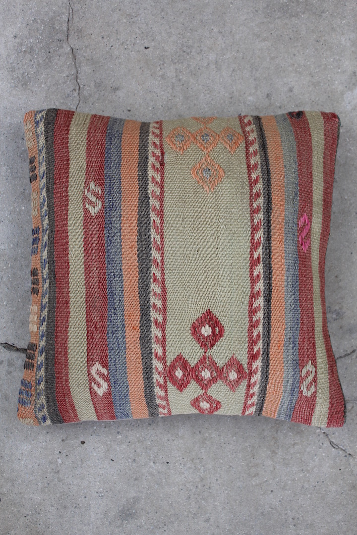 Kelimpude-i-laekre-slidte-farver-nr-639