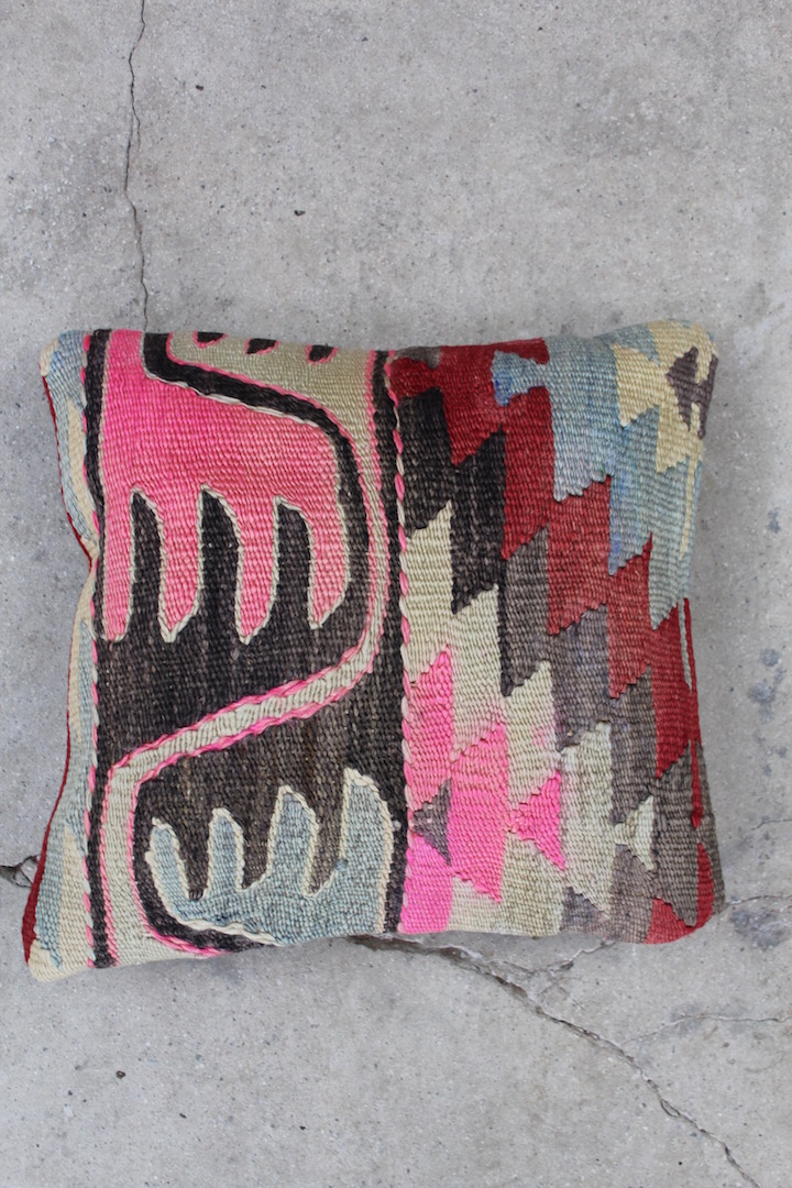 Kelimpude-med-pink-farver-nr-643