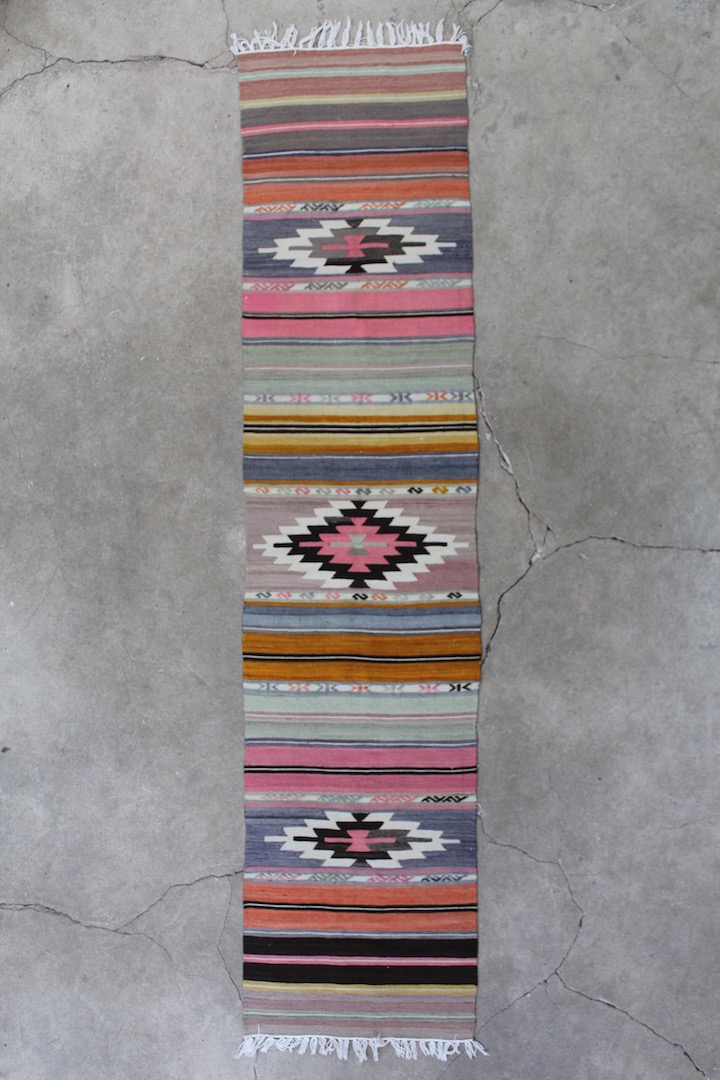 Flot-rosa-kelim-loeber-i-str-56-x-250-cm