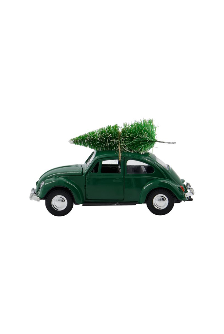 groen-bil-med-juletrae-julepynt