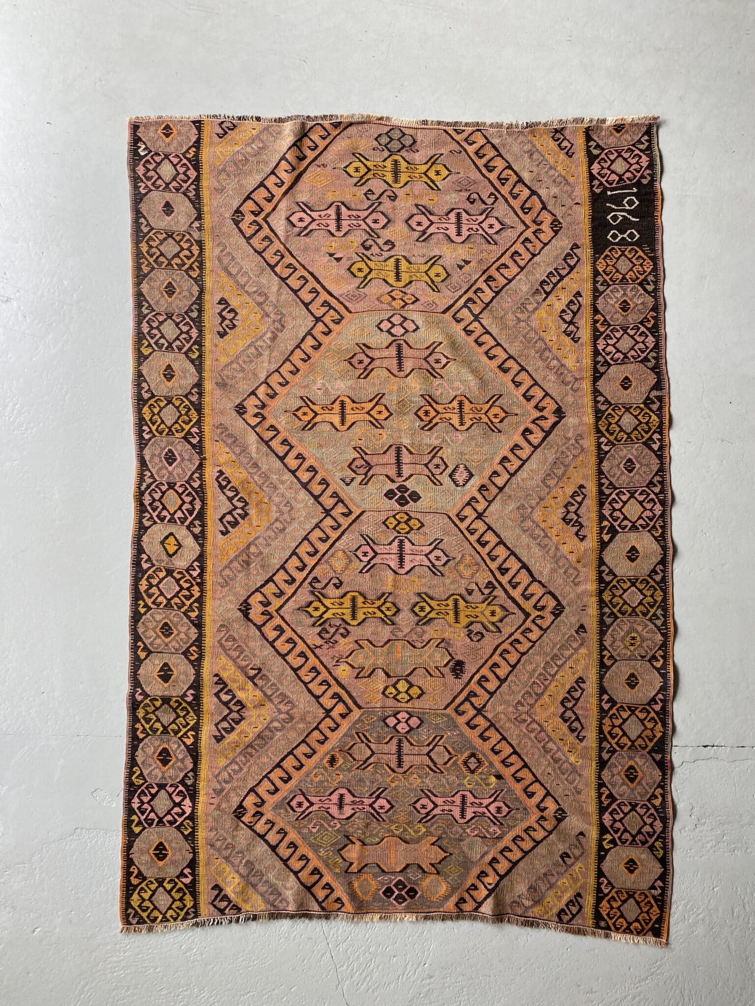 176x260-kelim