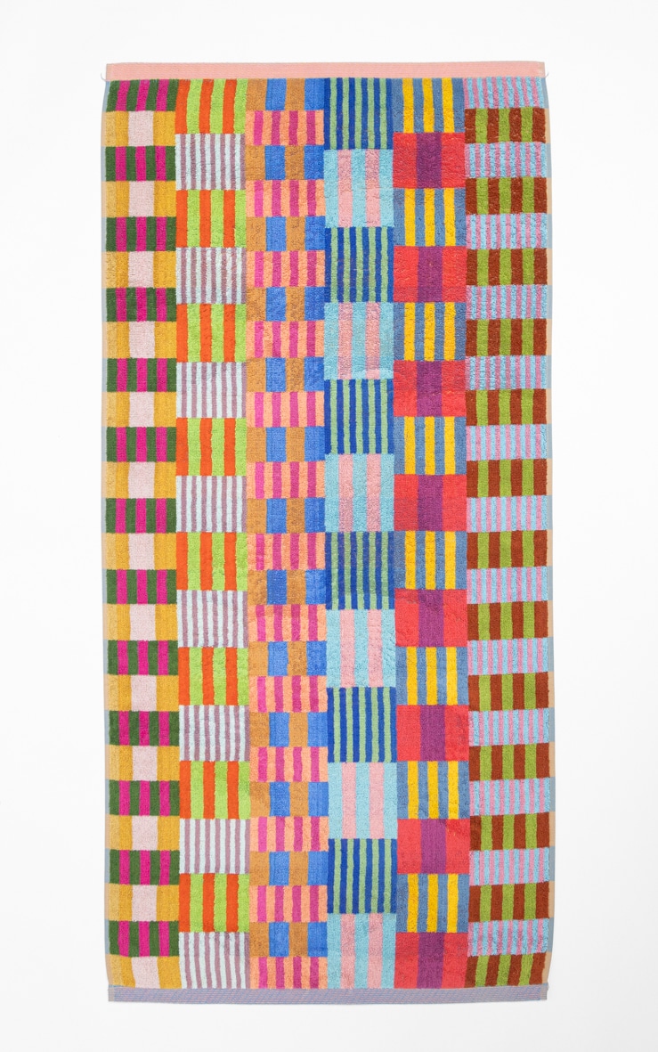 73-tulip-quilt-medium-bath-towel