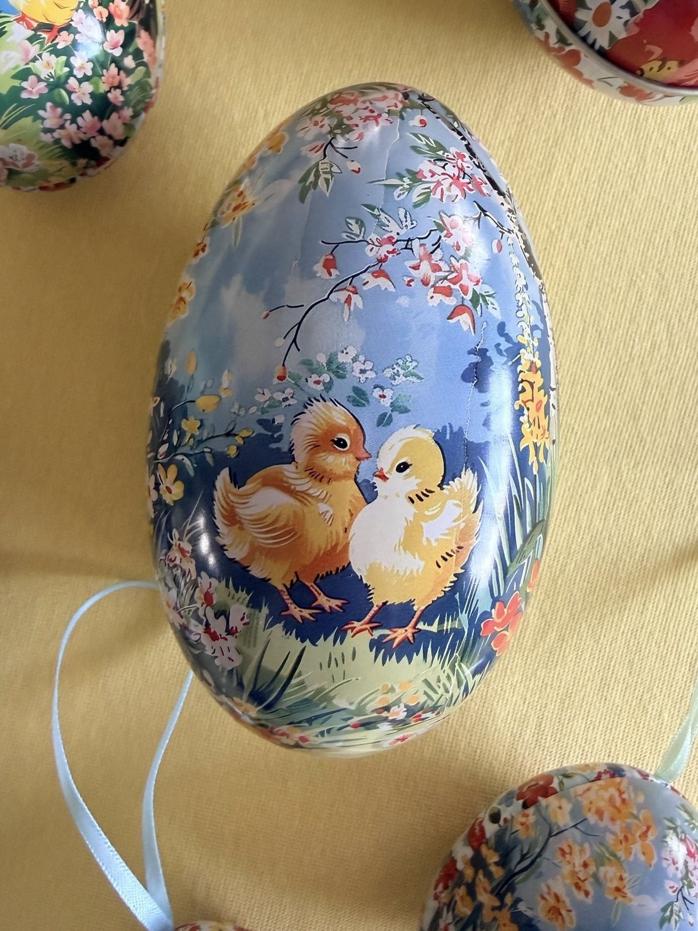 chickies-paaskeaeg-metal-kyllinger